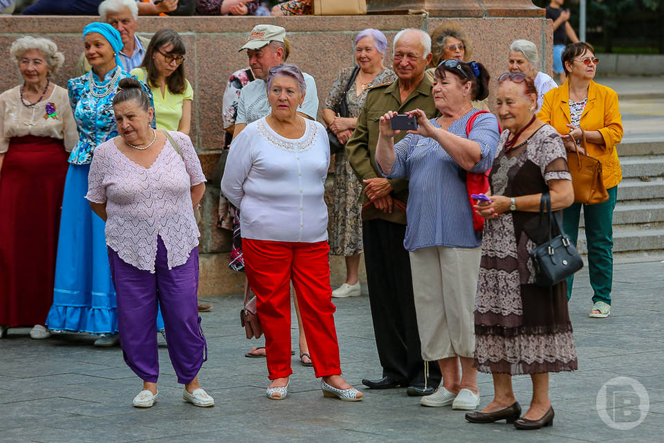 Волгоградские пенсионеры активнее ищут работу, чем соседи по ЮФО