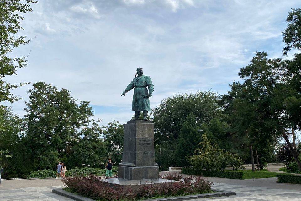 Еще десять мемориалов обновят в Волгоградской области