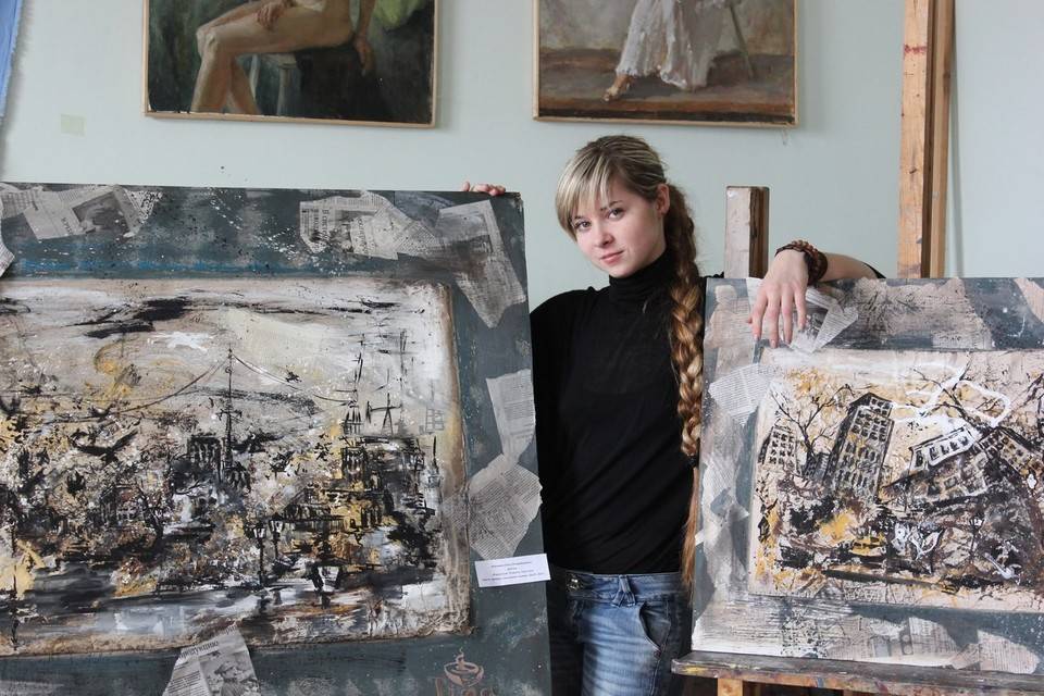 Волгоградцев приглашают на выставку художницы, участвовавшей в росписи собора Александра Невского