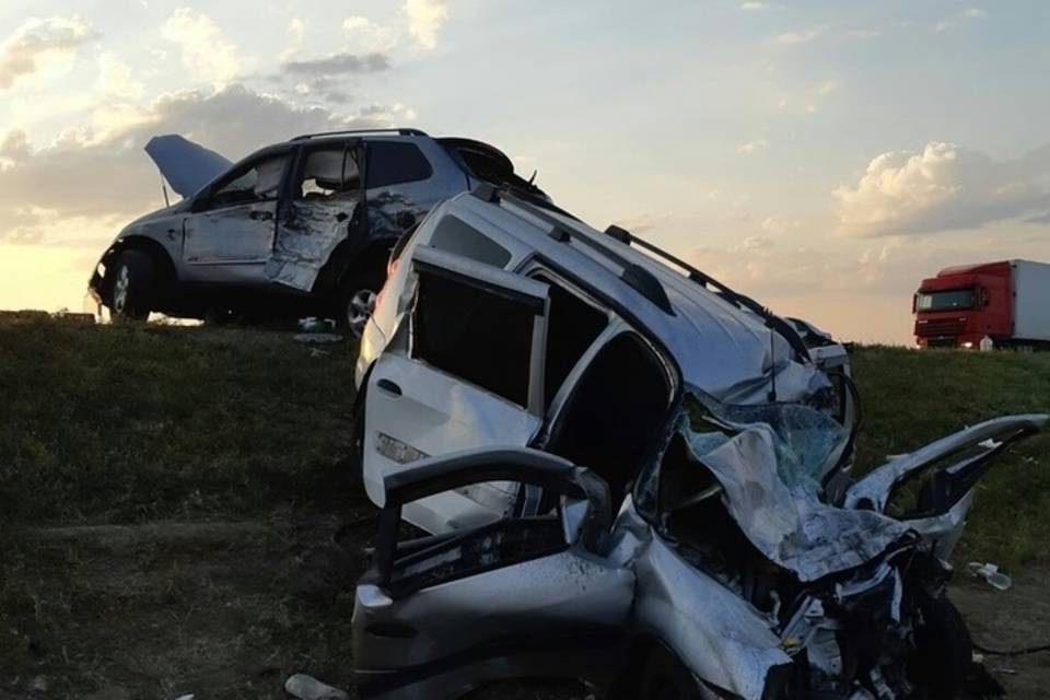 Под Волгоградом на «дороге смерти» погибли трое человек и шестеро ранены