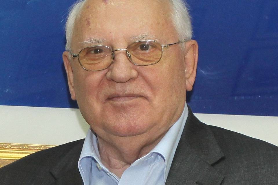 Волгоградцы прощаются с первым и  последним экс-президентом СССР Михаилом Горбачевым