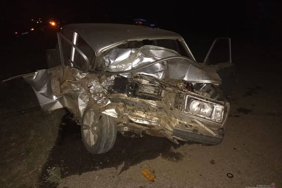 Под Волгоградом в ДТП с трактором погиб 46-летний водитель ВАЗа