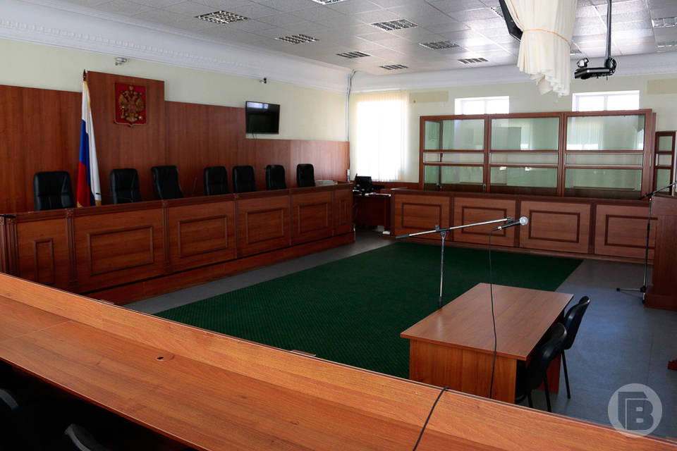 В Волгограде следователь по особо важным делам пошел под суд за крупную взятку