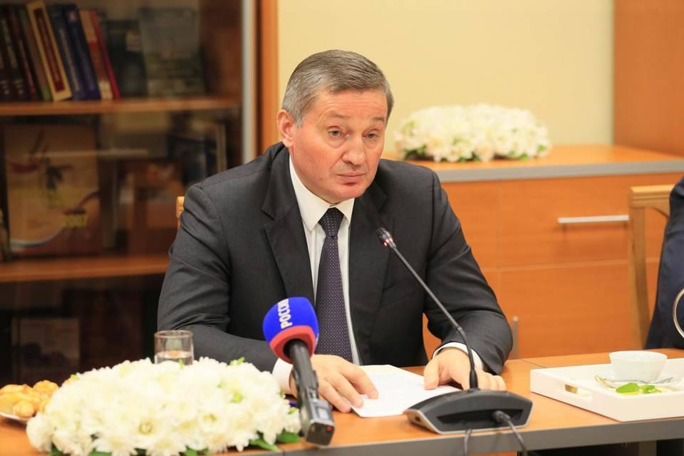 Волгоградский губернатор Андрей Бочаров призвал поддерживать защитников Родины