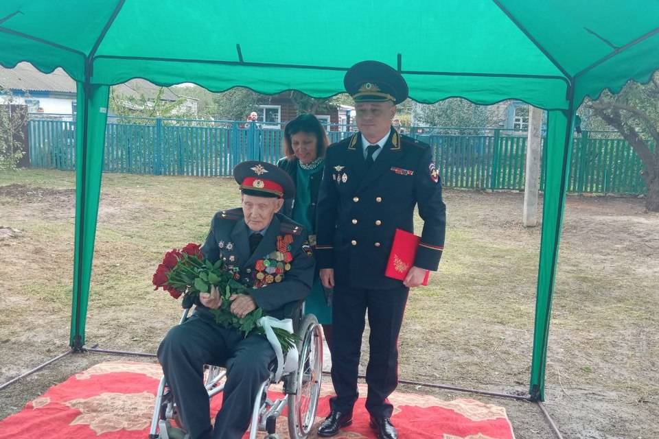 Президент Путин поздравил волгоградского фронтовика со 100-летним юбилеем