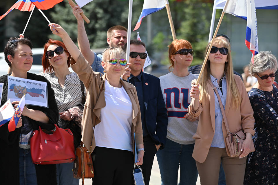 Ради будущего: волгоградцы выступают в поддержку присоединения Донбасса к России