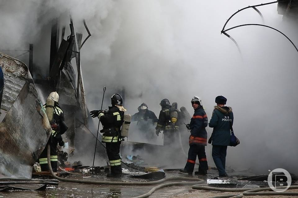 В Волгограде пожар в жилом доме тушили дольше часа