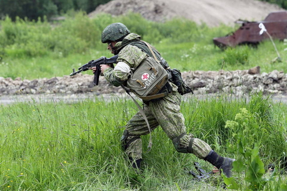 В Волгограде военные оказали раненым первую медицинскую помощь в условиях боя