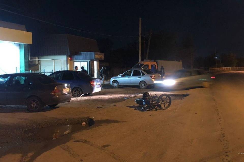 В Волгоградской области в ДТП с иномаркой пострадал 14-летний мотоциклист