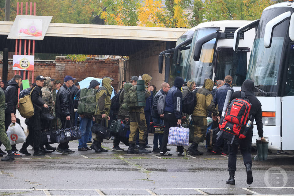 Волгоградцам разъяснили вопрос с покупкой формы для мобилизованных