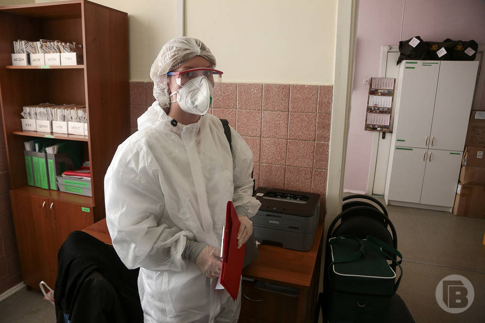 Все меньше людей болеют коронавирусом в Волгоградской области