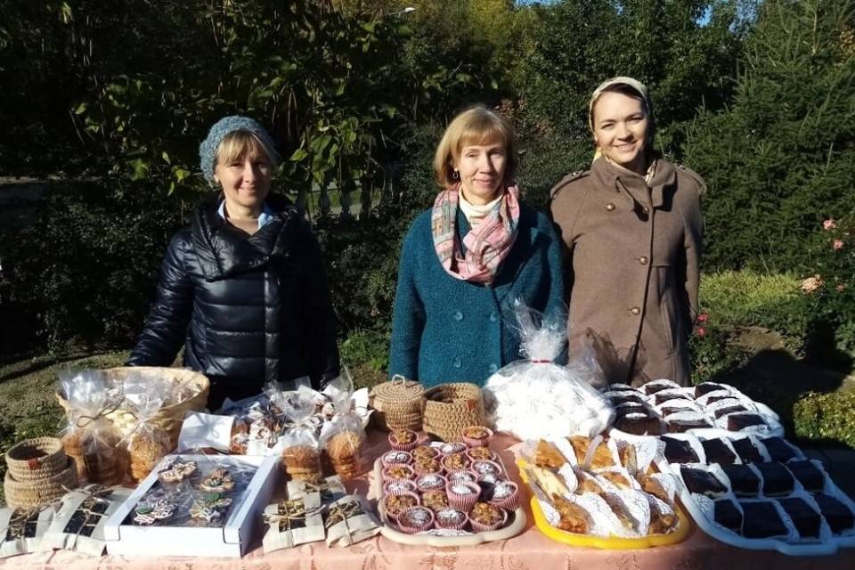 В Волгограде прихожане храма провели благотворительную ярмарку в поддержку участников СВО