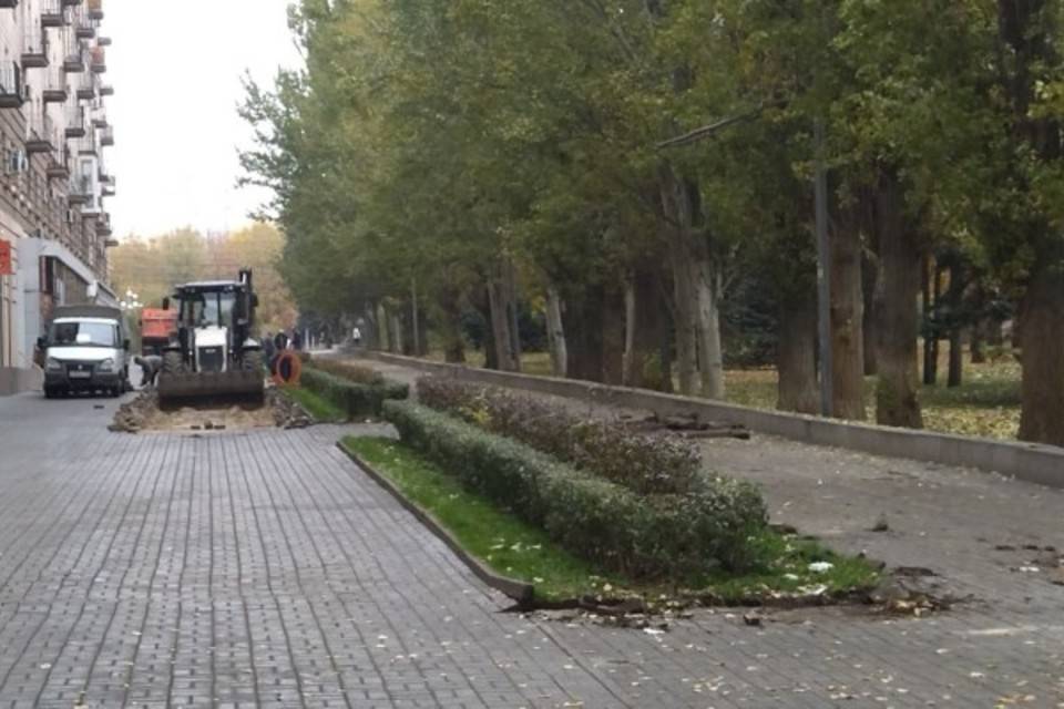 На Аллее Героев в Волгограде обновят тротуарную плитку