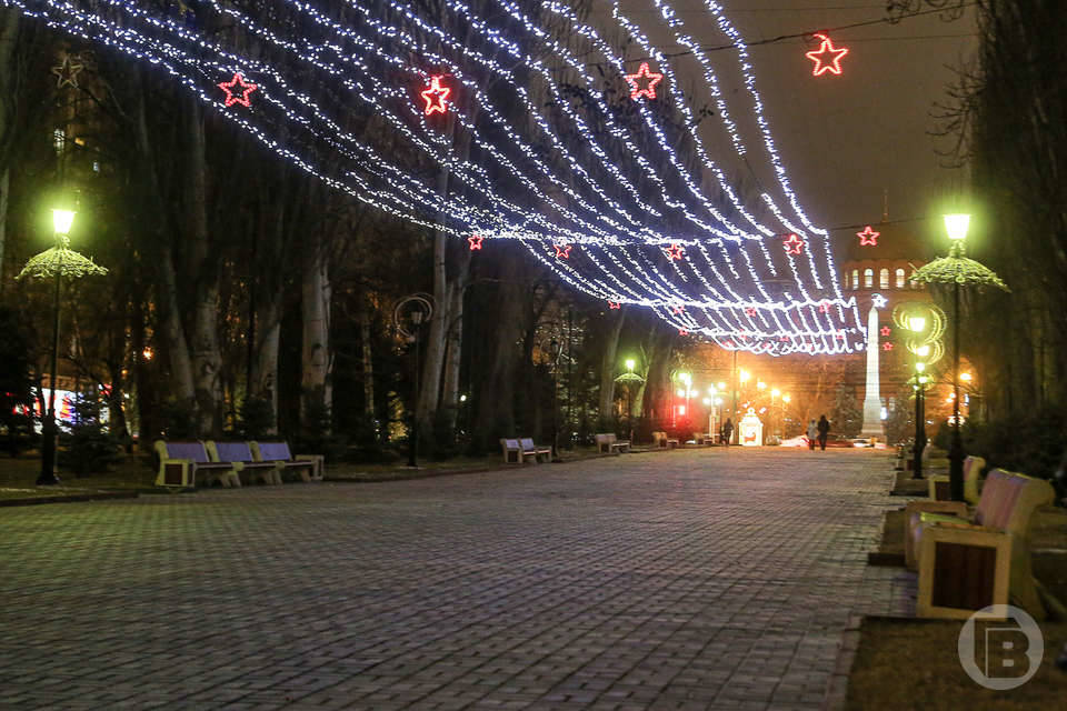 В Волгограде на Аллее Героев заменят 13 тысяч квадратов плитки
