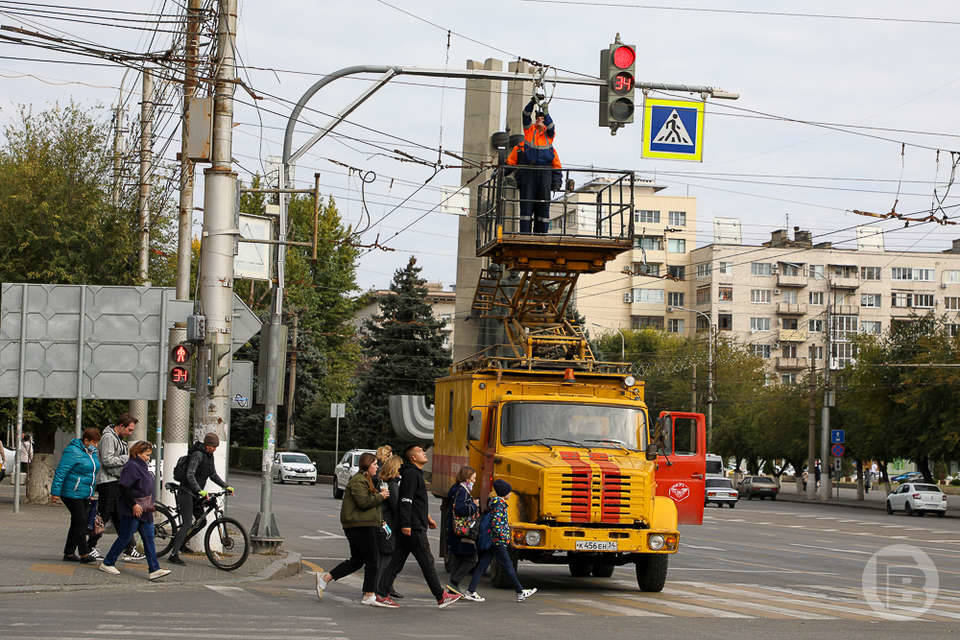 В Волгограде на двух пешеходных переходах вводят светофорное регулирование
