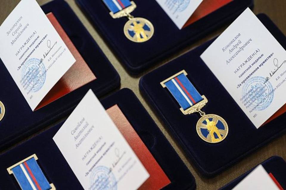 Героям-школьникам в Волгограде вручили медали «За проявленное мужество»