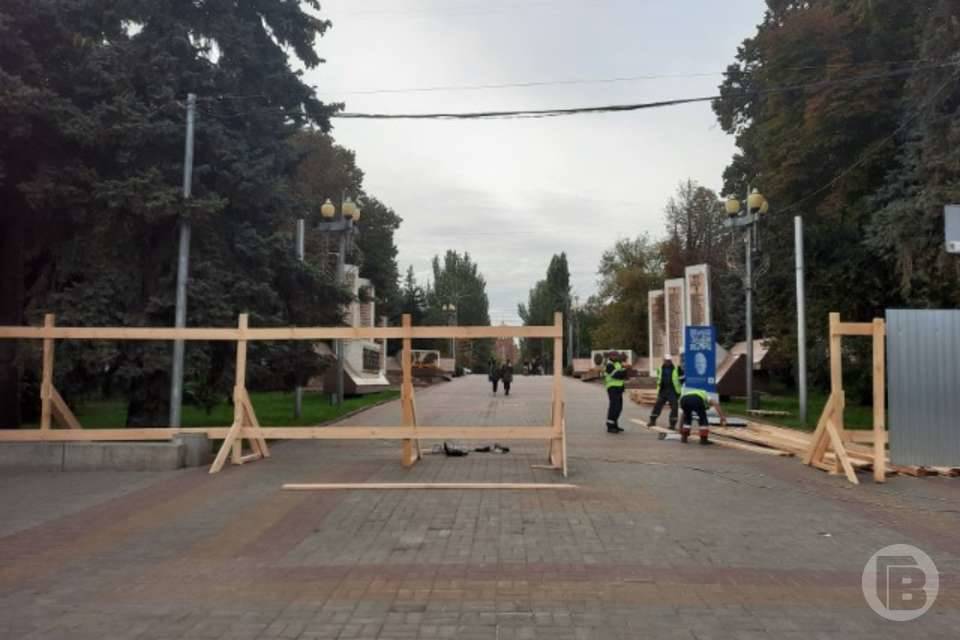 На Аллее Героев в Волгограде готовятся к укладке новой плитки