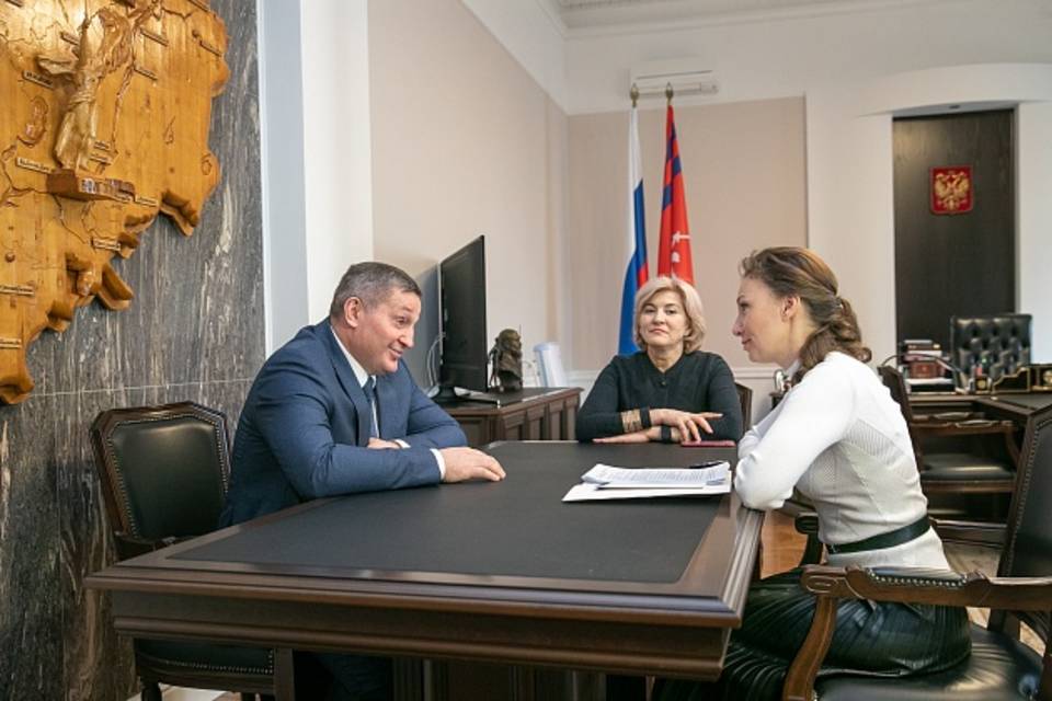 Андрей Бочаров и зампредседателя Госдумы Анна Кузнецова встретились в Волгограде