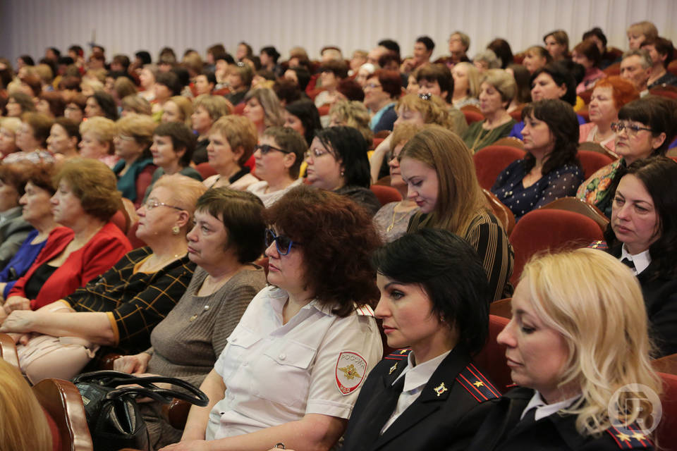 1 декабря стартует конкурс «Женщина Волгоградской области 2022 года»