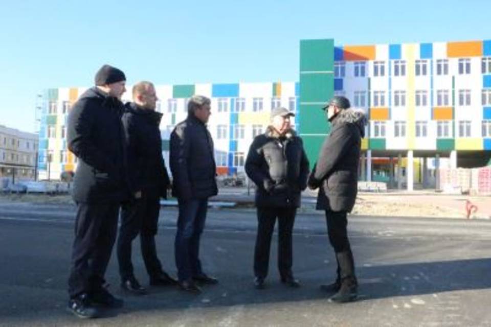 Депутаты проверили строительство школы в Ворошиловском районе Волгограда