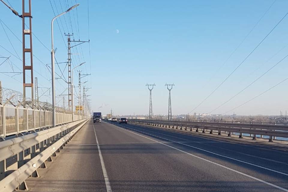 В Волгоградской области мостовой комплекс Волжской ГЭС перешел на зимнее содержание