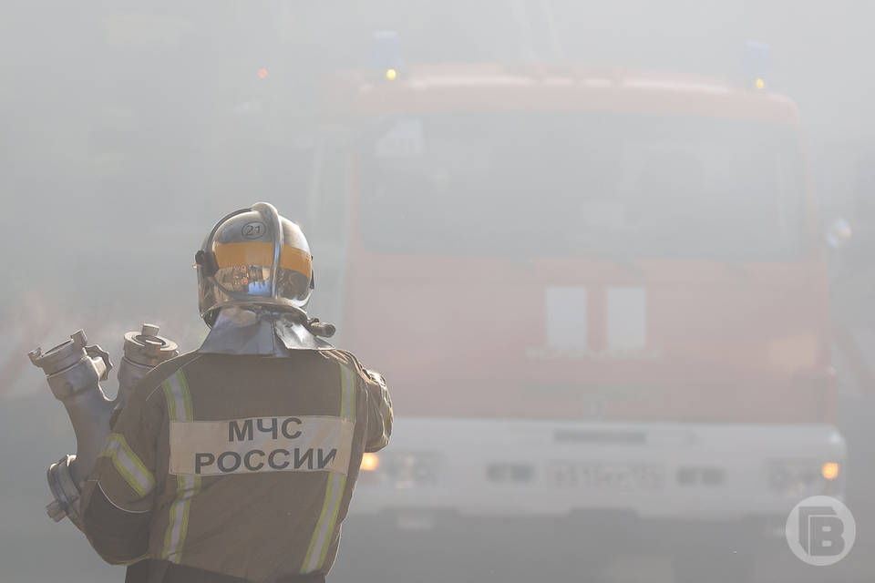 Под Волгоградом мужчина погиб при пожаре в деревянном доме