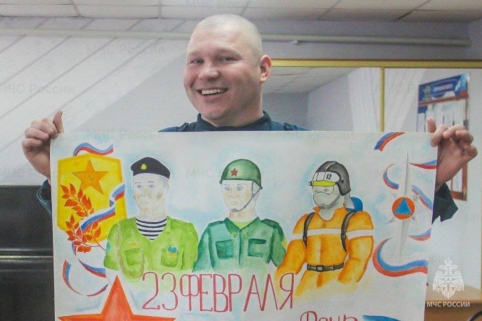 Пожарный – художник из Волгограда рисует настоящие картины для коллег