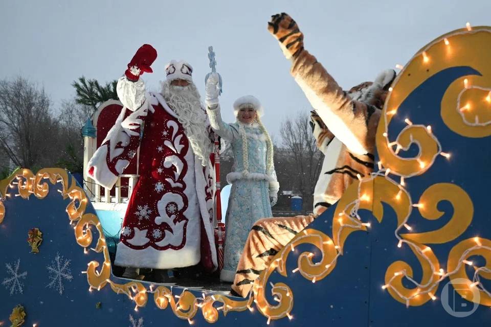 Возле Центрального рынка в Волгограде Дед Мороз поздравит детей и подарит подарки