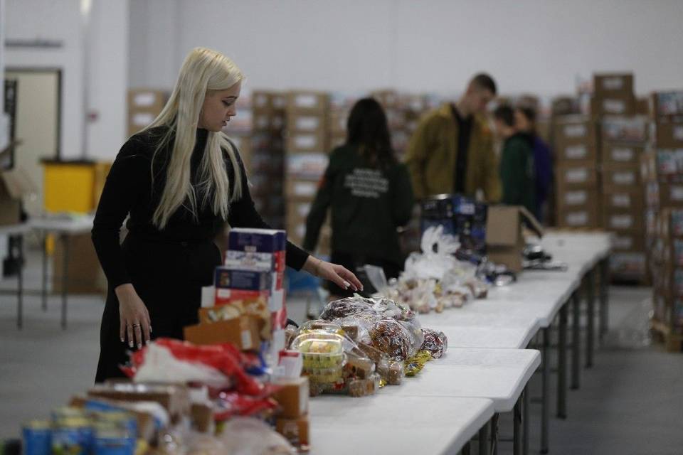 В Волгограде собрали 10 тонн новогодних подарков для военных