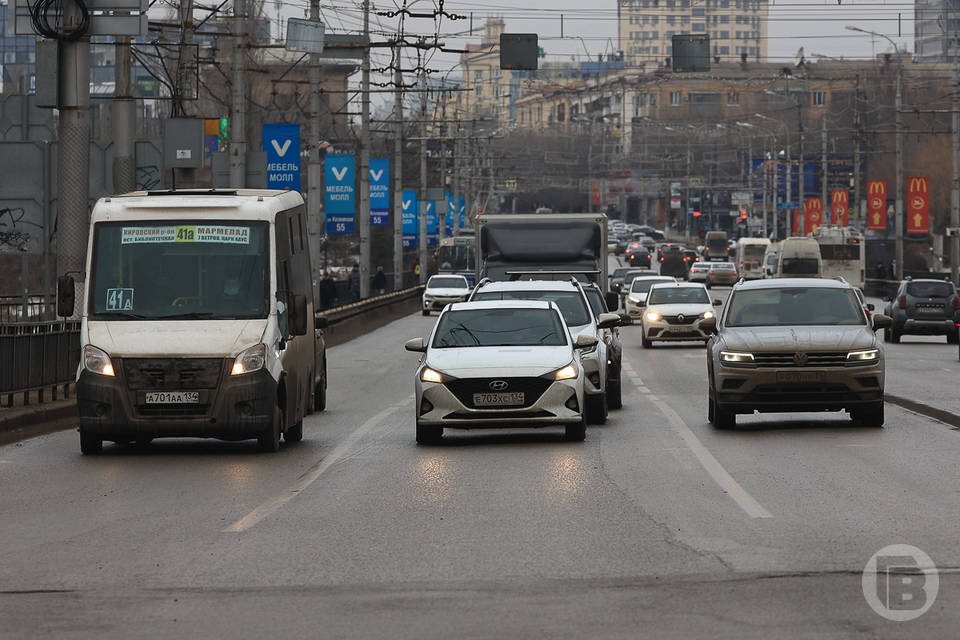 В Волгоградской области 0,07% семей могут позволить себе авто премиум-класса