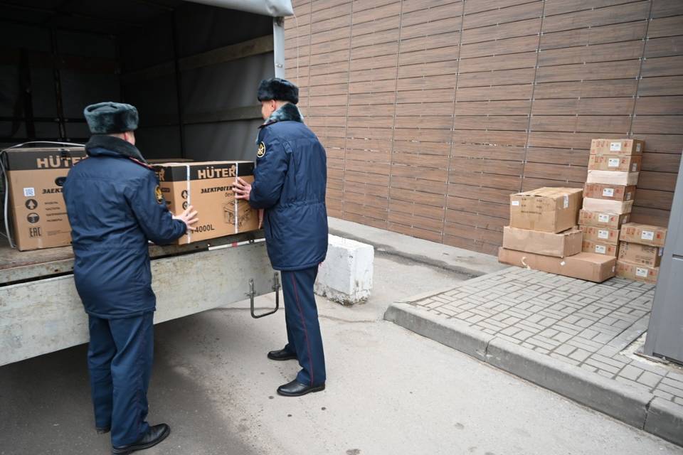 В Волгограде сотрудники УФСИН отправили гуманитарную помощь жителям ЛНР