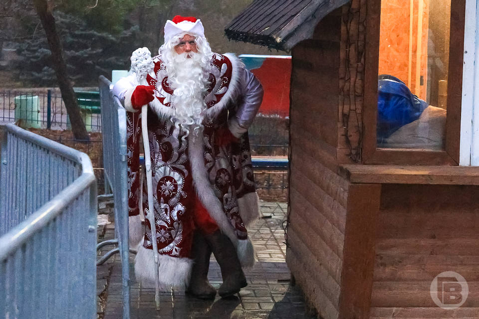 Волгоградцев просят помочь спасти Деда Мороза