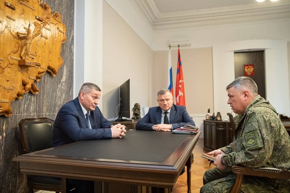 Андрей Бочаров встретился с начальником гарнизона Дмитрием Медведевым