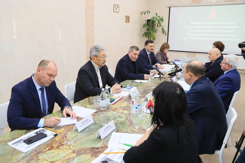 Губернатор Волгоградской области поставил задачи развития АПК на ближайшие 10 лет