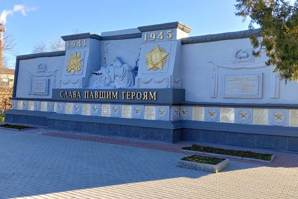 60 воинских мемориалов в Волгоградской области отремонтировали в 2022 году