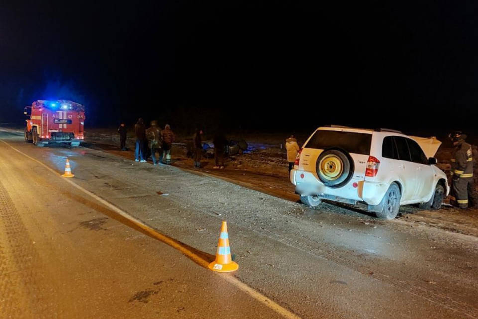 Страшное тройное ДТП: водитель ВАЗ погиб после столкновения с грузовиком