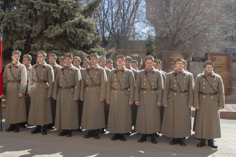 В Волгограде проходят репетиции военного парада