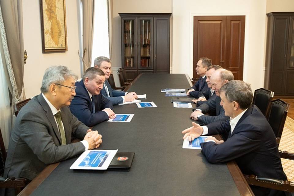 Андрей Бочаров провел рабочую встречу с руководством «Газпрома» в Волгограде