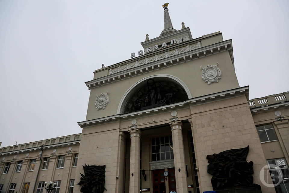 В Волгограде закрыли главный вход железнодорожного вокзала