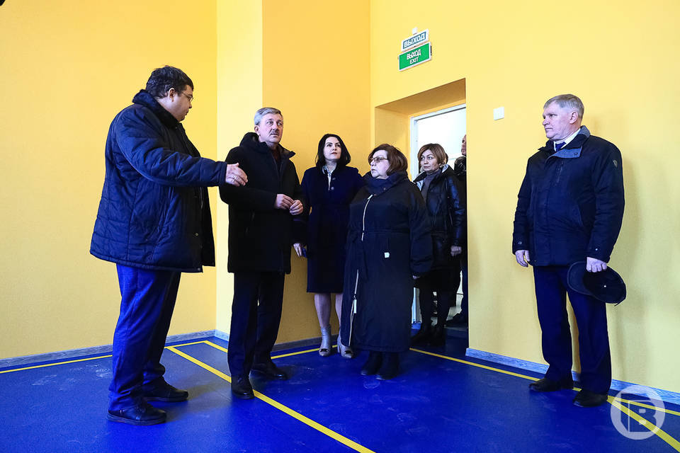 Глава Волгограда посетил недавно отремонтированный корпус средней школы № 67 в Волгограде