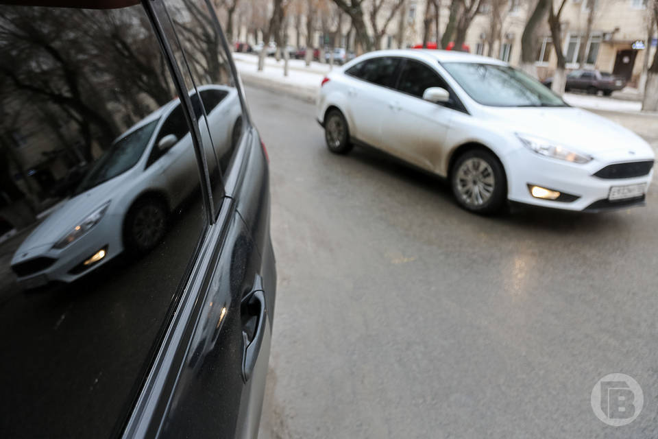 Где припарковать в центре Волгограда машину 1 и 2 февраля, рассказали жителям