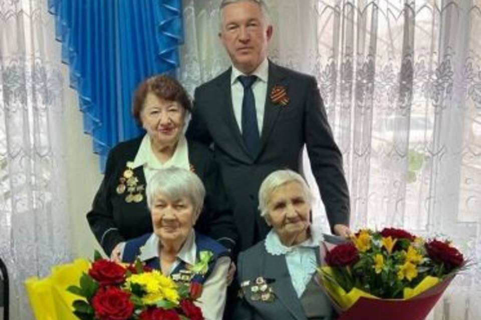 В Волгограде вручили знак губернатора 99-летней участнице Сталинградской битвы