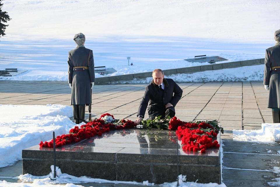 Владимир Путин 2 февраля в Волгограде выступит с обращением по случаю 80-летия Сталинградской битвы