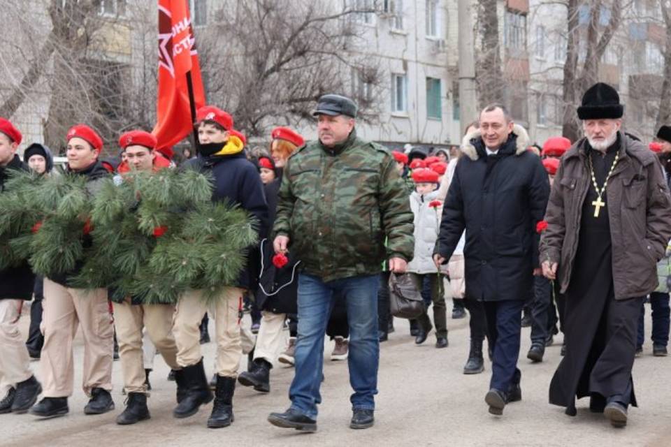 В Волгоградской области открыли аллею в честь военнослужащих, погибших в СВО