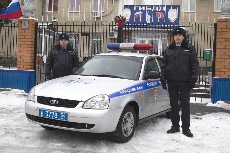 Волгоградские инспекторы ДПС стали героями передачи «Человек и закон»