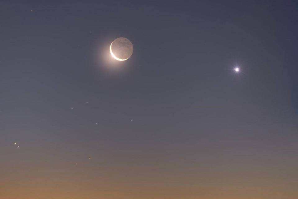Сближение Луны и Венеры 22 февраля смогут увидеть волгоградцы