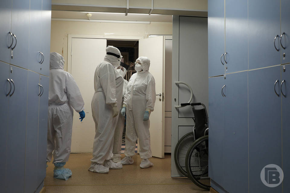 В Волгоградской области 1275 человек пытаются побороть коронавирус