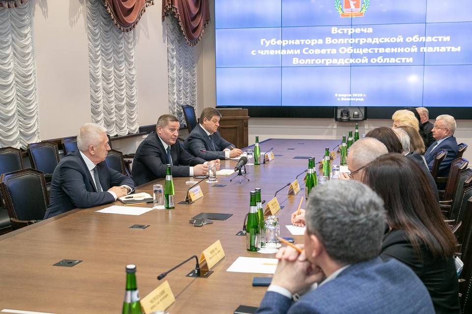 Губернатор Андрей Бочаров обязал волгоградских общественников контролировать поддержку участников СВО