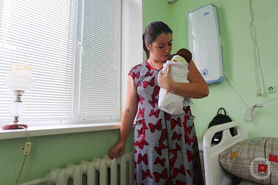 За первенца молодые мамы в Камышине получают пособия в размере 58 540 рублей