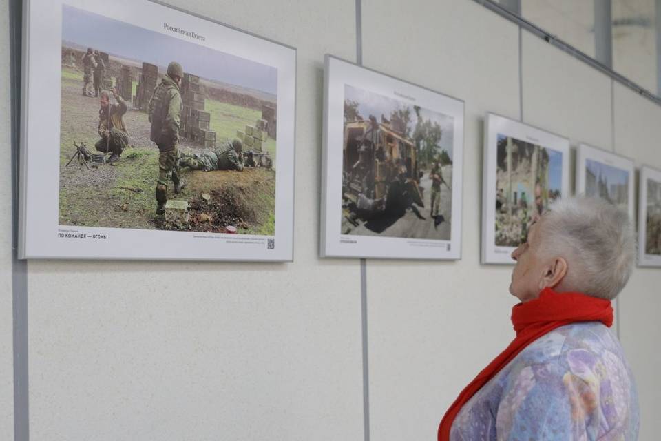 В Волгограде открылась выставка фронтовых фотографий «Военная операция глазами журналистов»